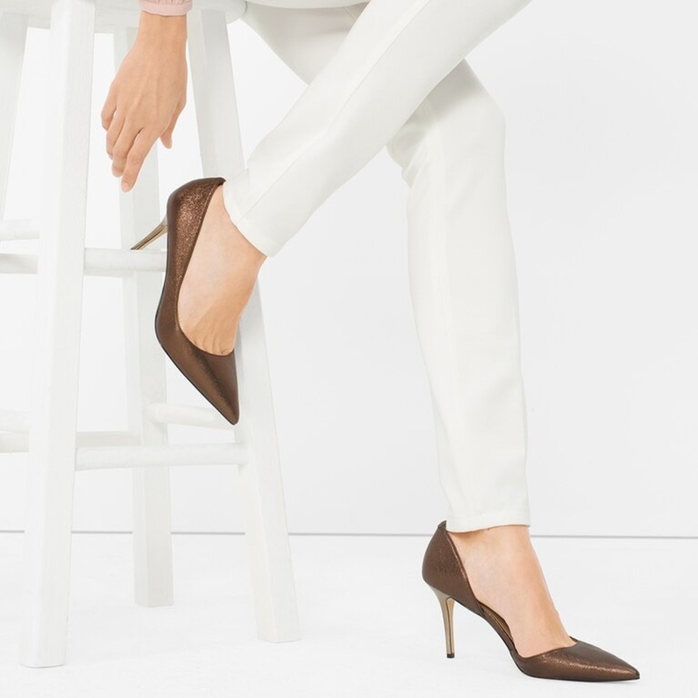 White House black market ella D’ Orsay metallic pump   Heel